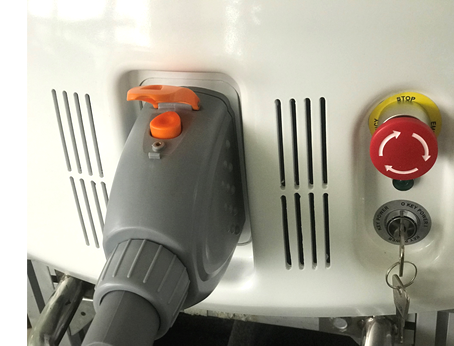 triple diode laser device トリプルダイオードレーザー装置